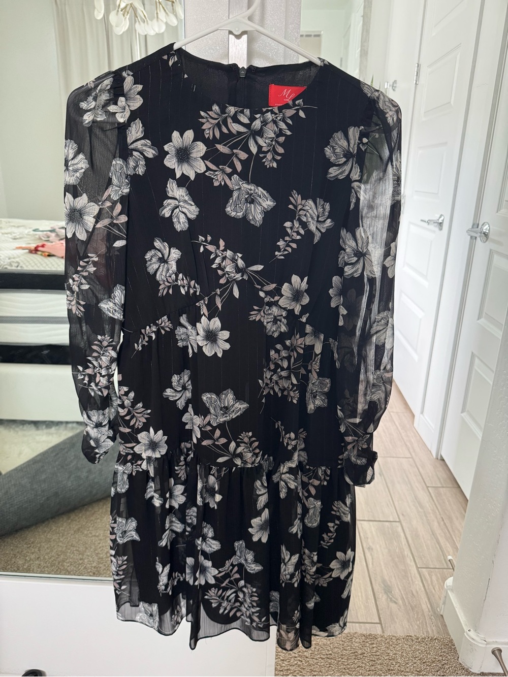 Monique Lhuillier Black Floral Long-Sleeve Tiered Dress